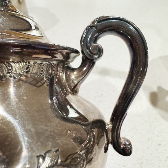 Reed & Barton Regent 5600 C2 silver plated set of 5 coffee/tea set Hand Chased - Picture 4 of 12